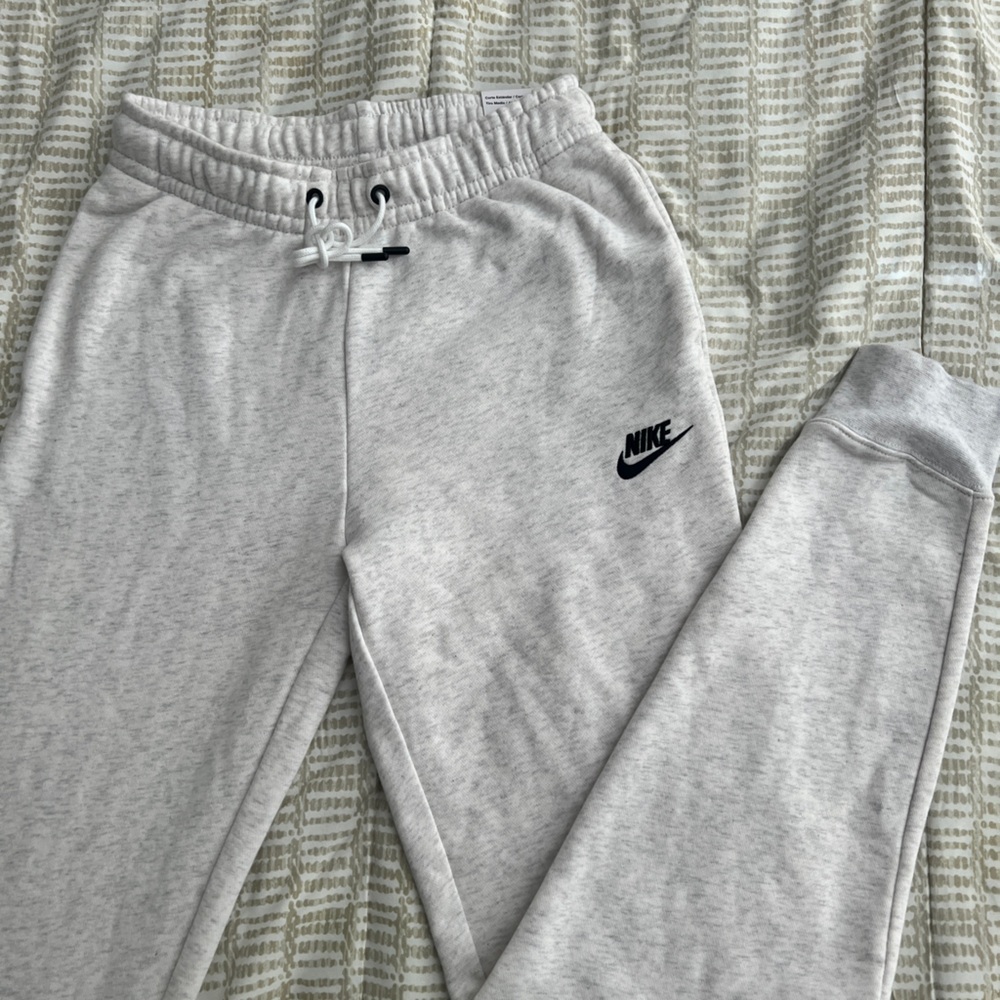 NEW Nike Sweatpants